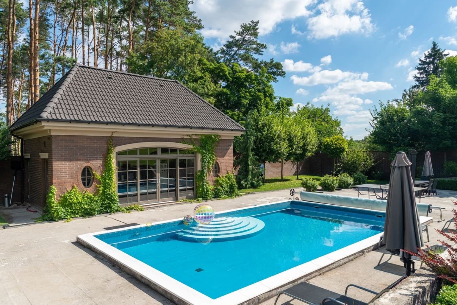 Poolside, original photo
